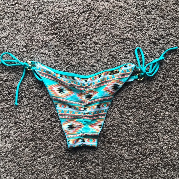 Body Glove Other - NWOT Body Glove Aztec Brasília bikini bottom small